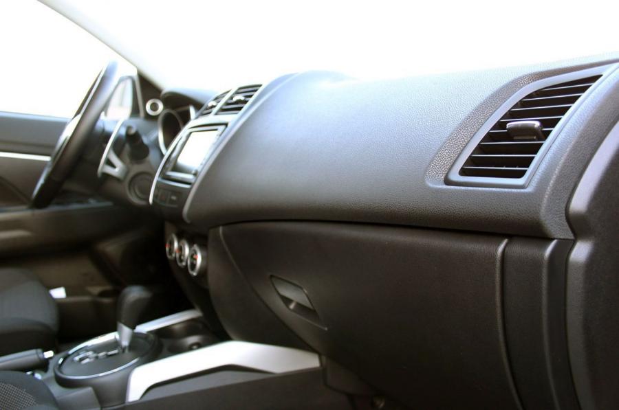 Mitsubishi Outlander Sport SE AWC 2011 года  (фото 33 из 48)